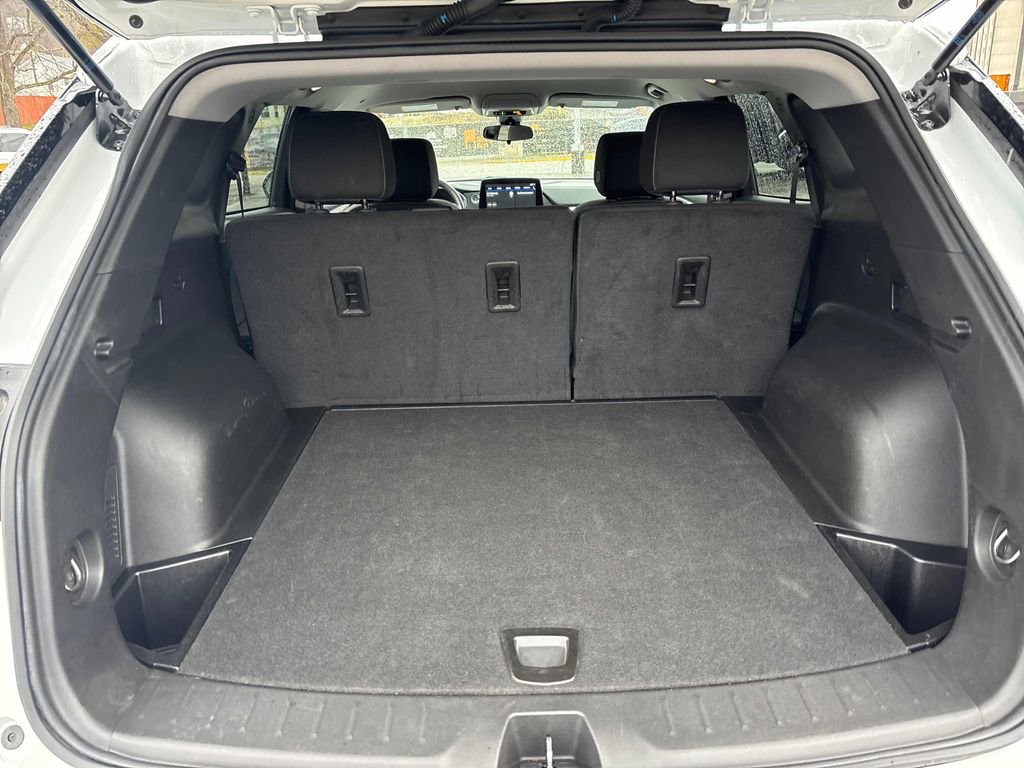 Used 2025 Chevrolet Blazer LT image 25