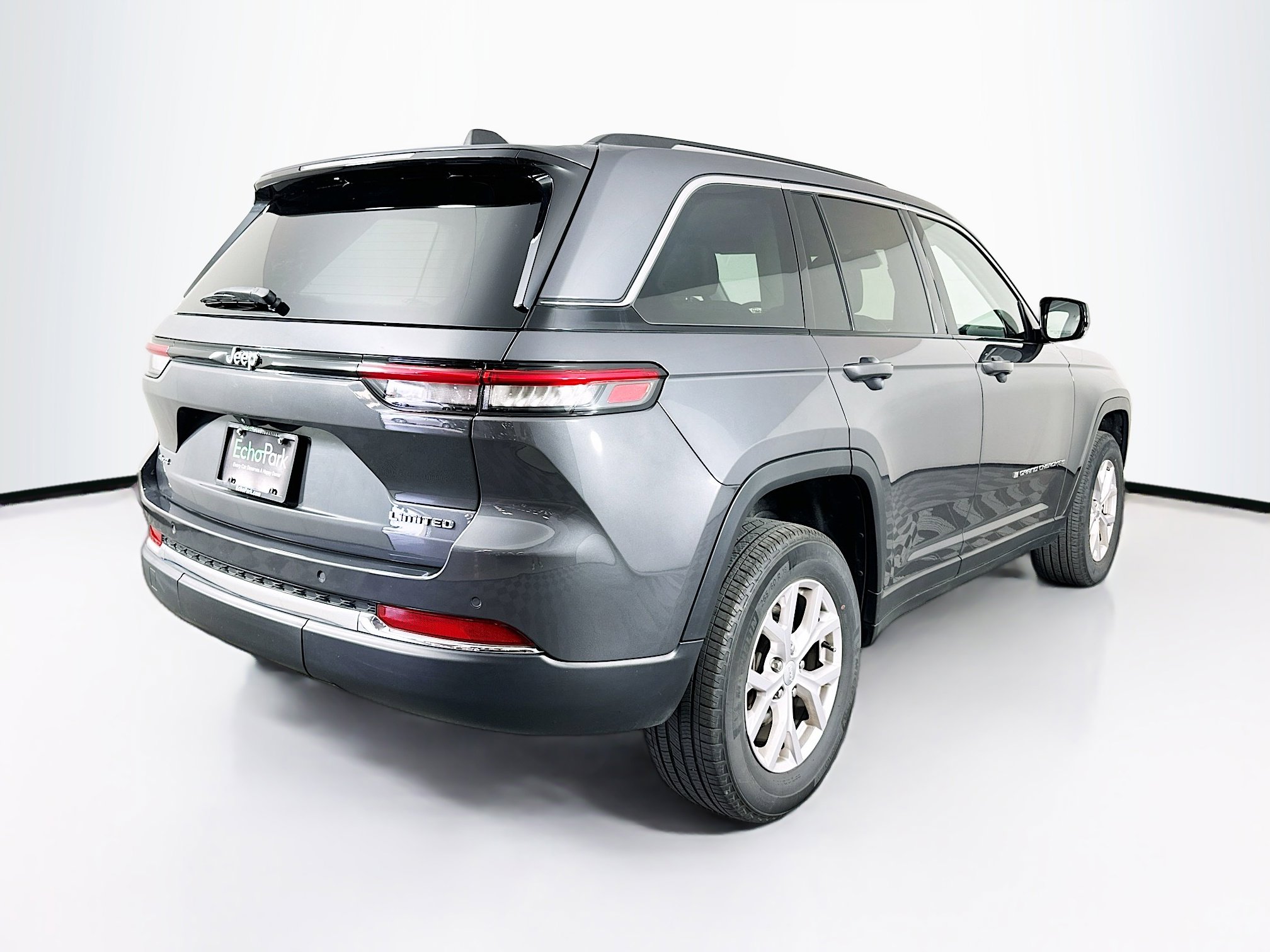 Used 2022 Jeep Grand Cherokee Limited image 9