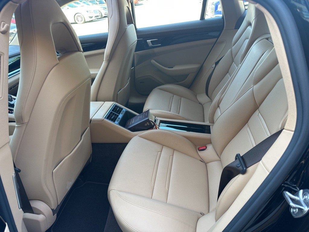 Used 2018 Porsche Panamera 4S image 15