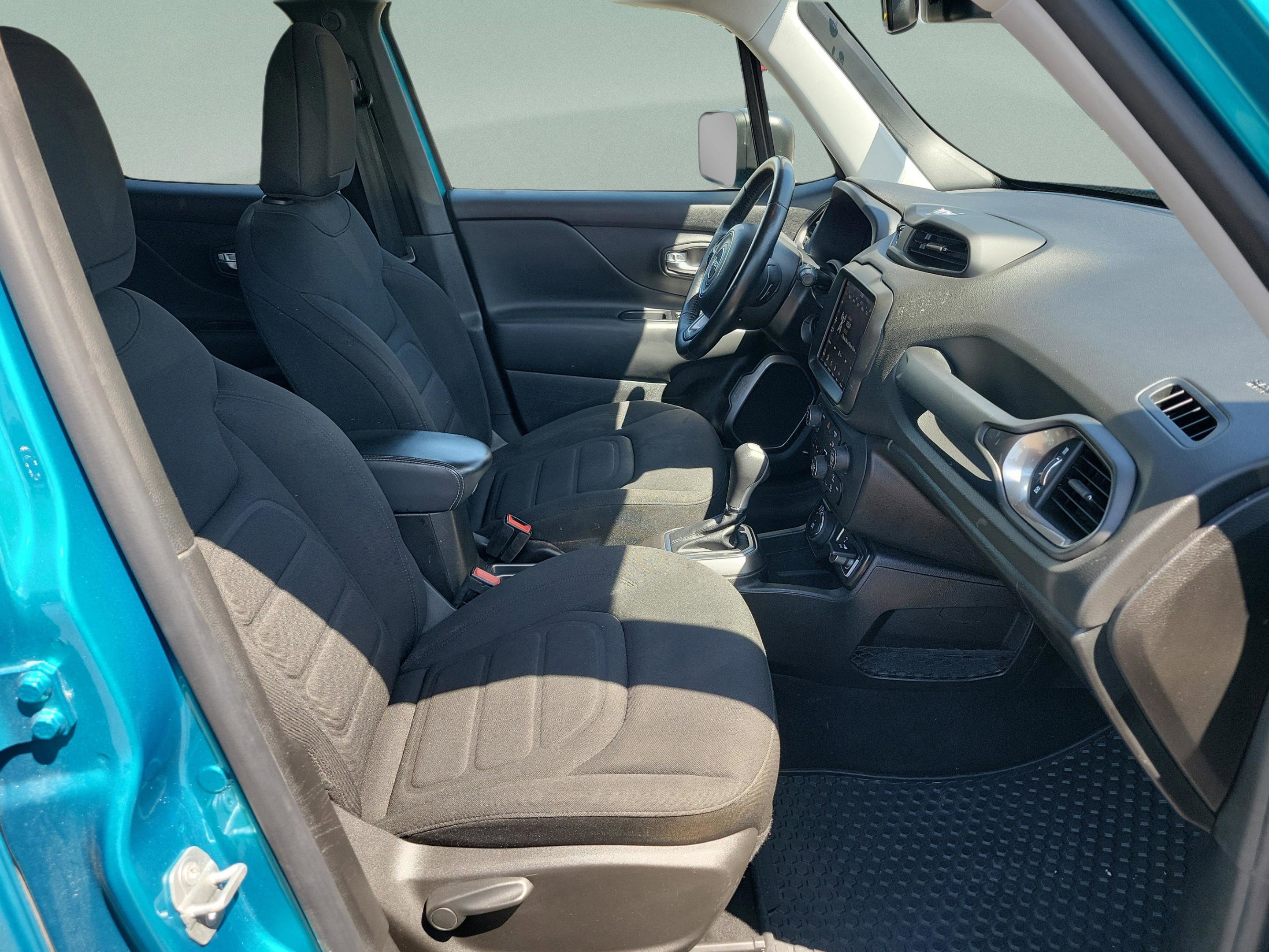 Used 2022 Jeep Renegade Latitude w/ Convenience Group AWD/4WD image 18