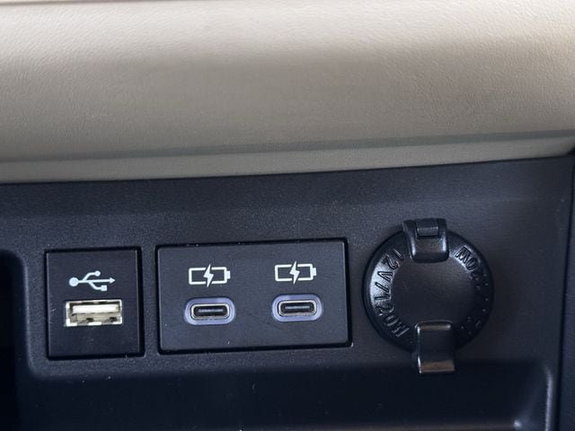 Used 2024 Toyota Highlander Limited FWD image 22