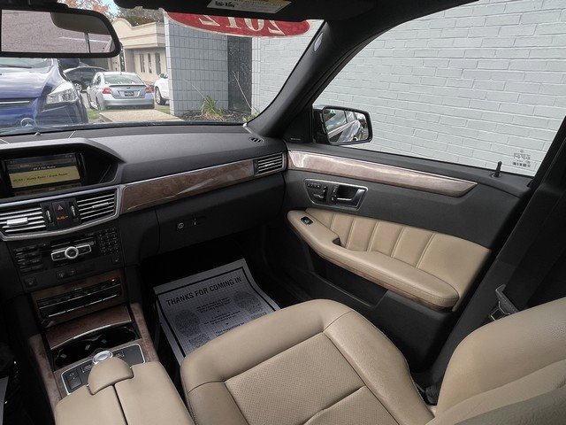 Used 2012 Mercedes-Benz E 350 4MATIC Sedan image 31