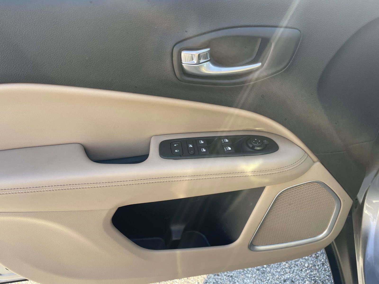 Used 2019 Jeep Compass Sport image 14