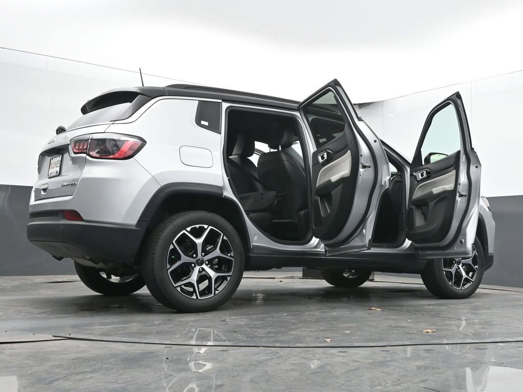 Used 2025 Jeep Compass Limited AWD/4WD image 76