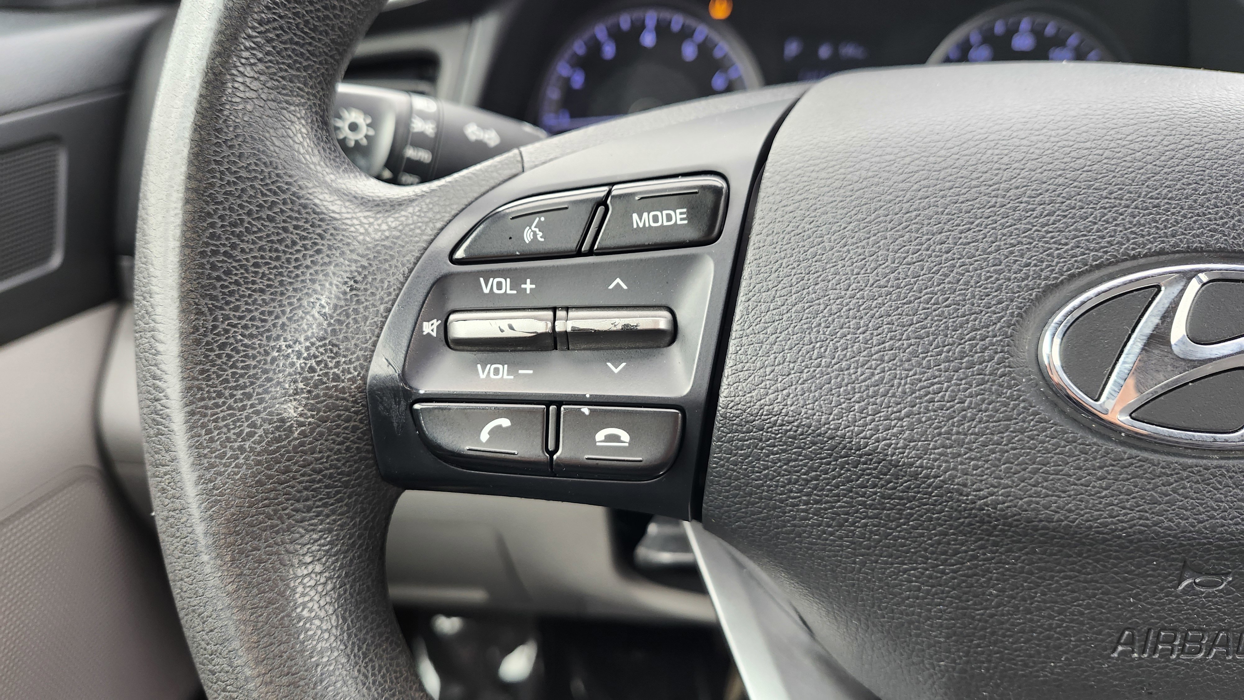 Used 2020 Hyundai Elantra SEL image 30