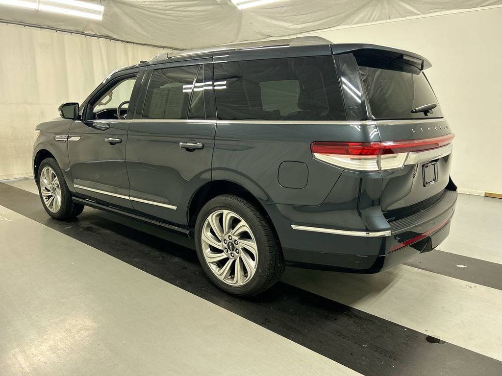 Used 2024 Lincoln Navigator Reserve image 6