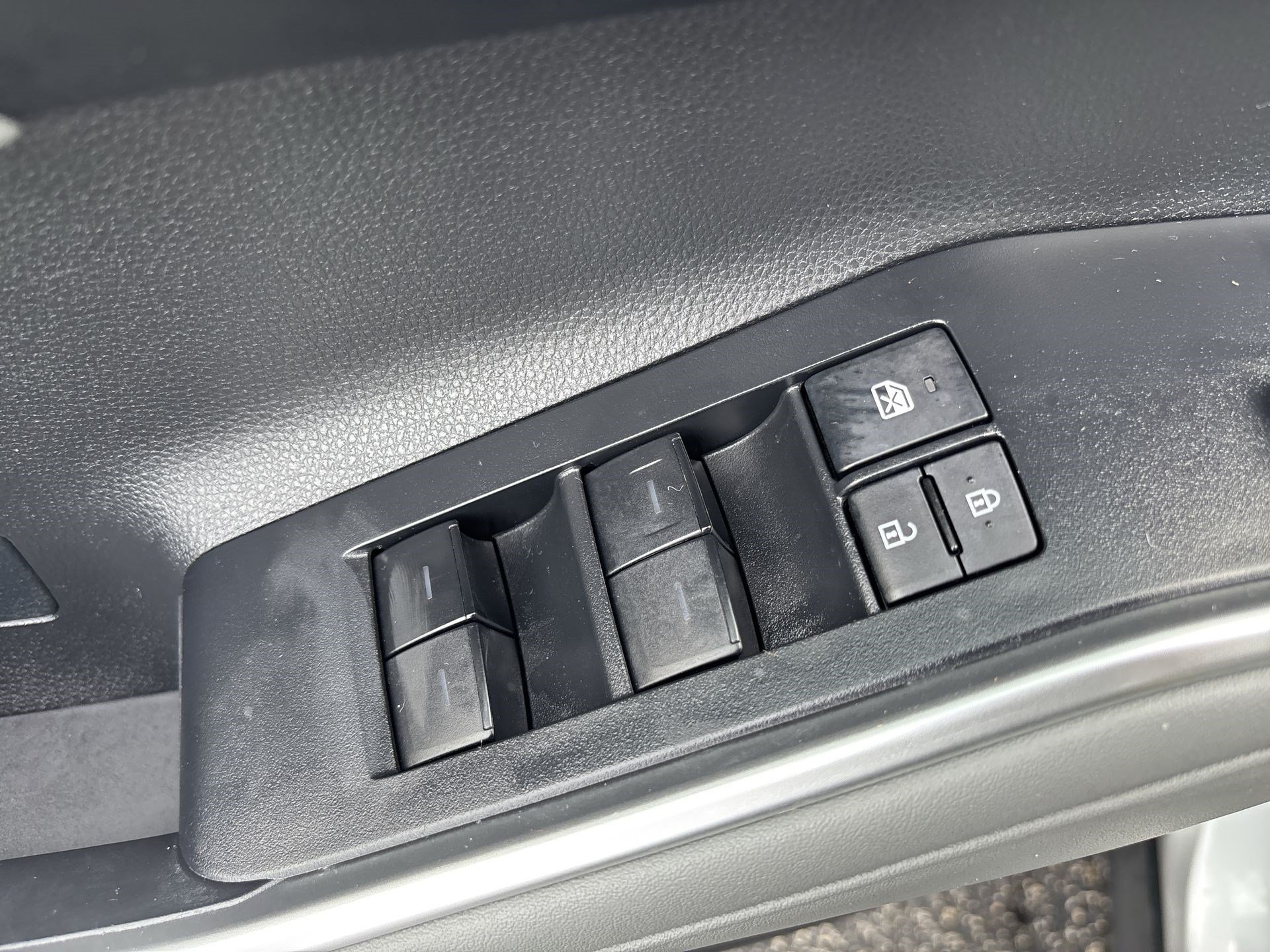Used 2024 Toyota Highlander XLE FWD image 15