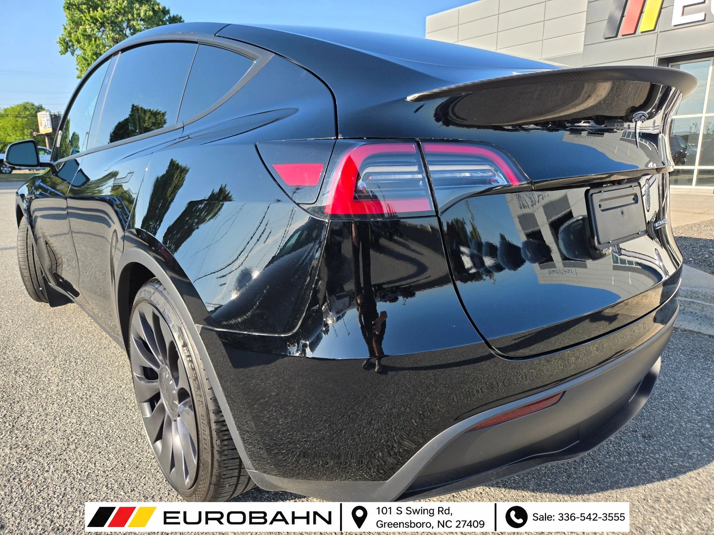 Used 2023 Tesla Model Y Performance AWD/4WD image 3