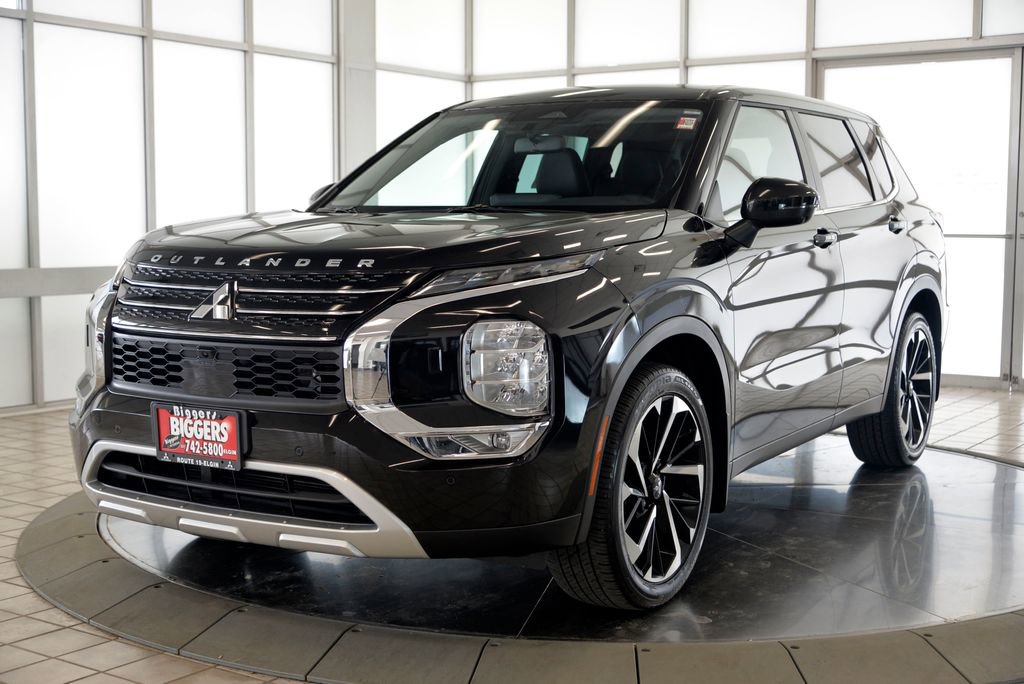 Used 2023 Mitsubishi Outlander SE image 4