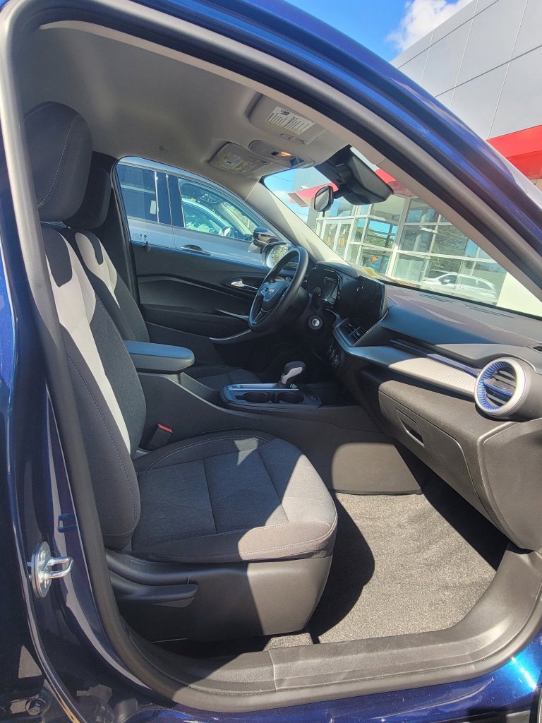 Used 2024 Chevrolet Trax LS w/ LS Convenience Package FWD image 15