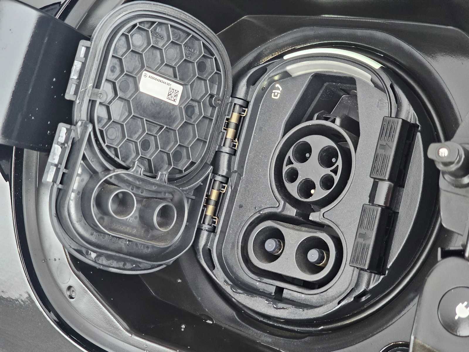 Certified 2025 Mercedes-Benz GLE 450e 4MATIC image 16