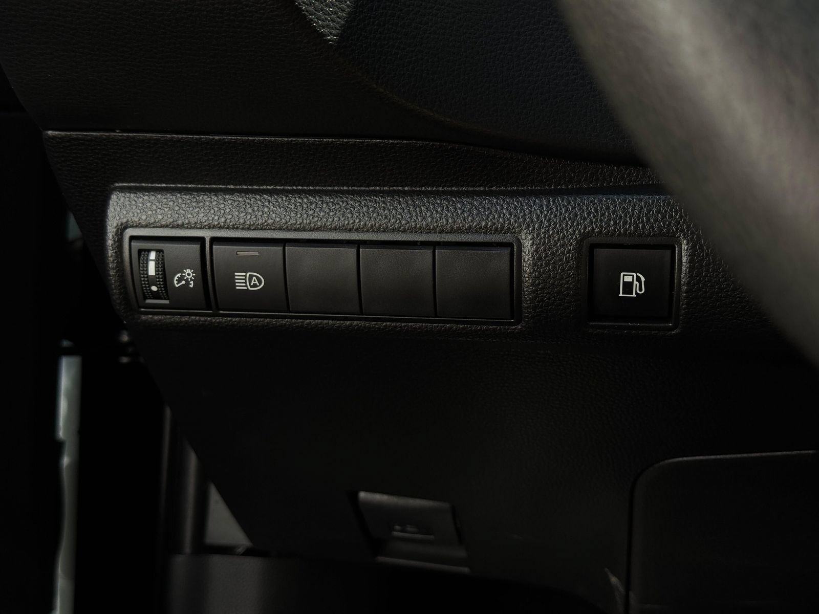 Used 2026 Toyota Corolla LE FWD image 28