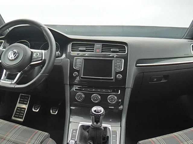 Used 2016 Volkswagen Golf 4-Door FWD image 23