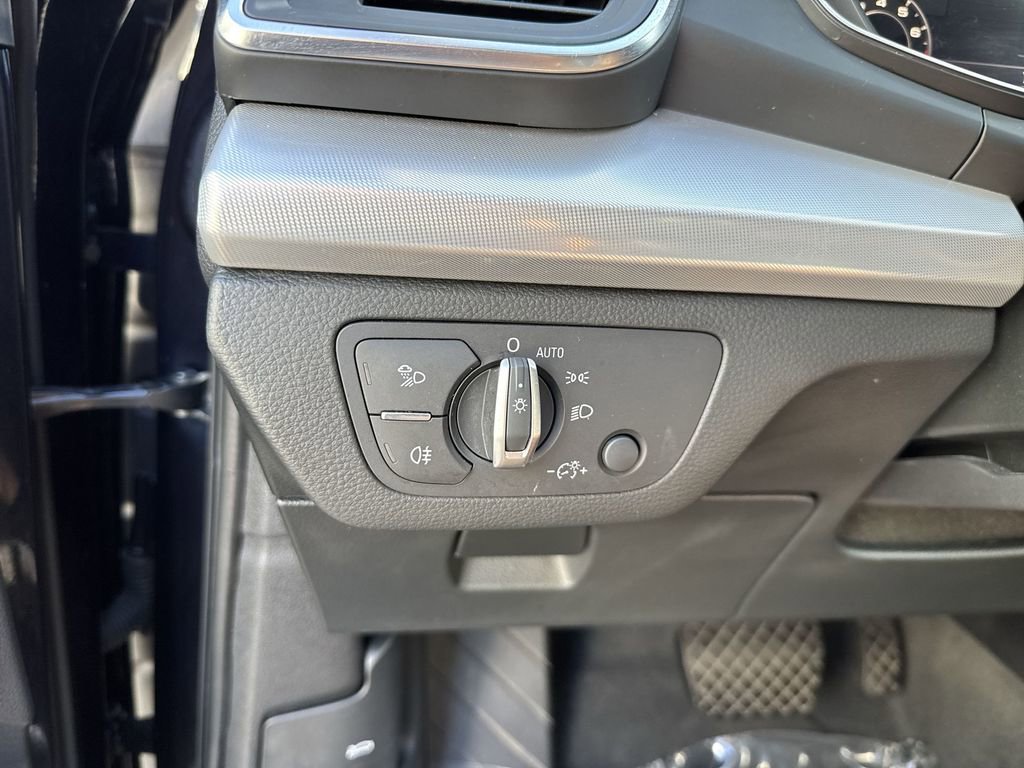 Used 2020 Audi Q5 2.0T Titanium Premium Plus w/ Premium Plus Package image 59