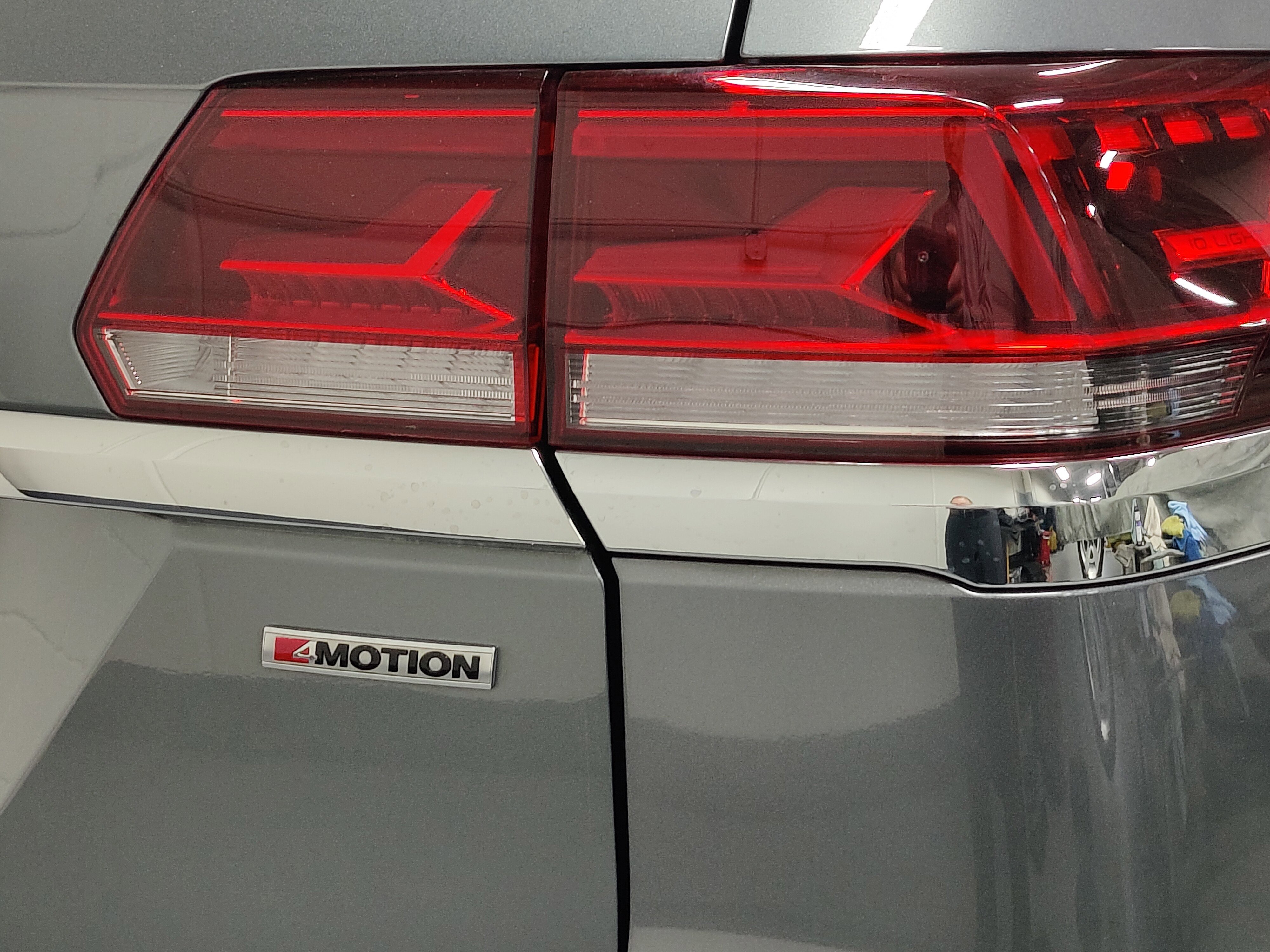 Certified 2022 Volkswagen Atlas SEL image 4