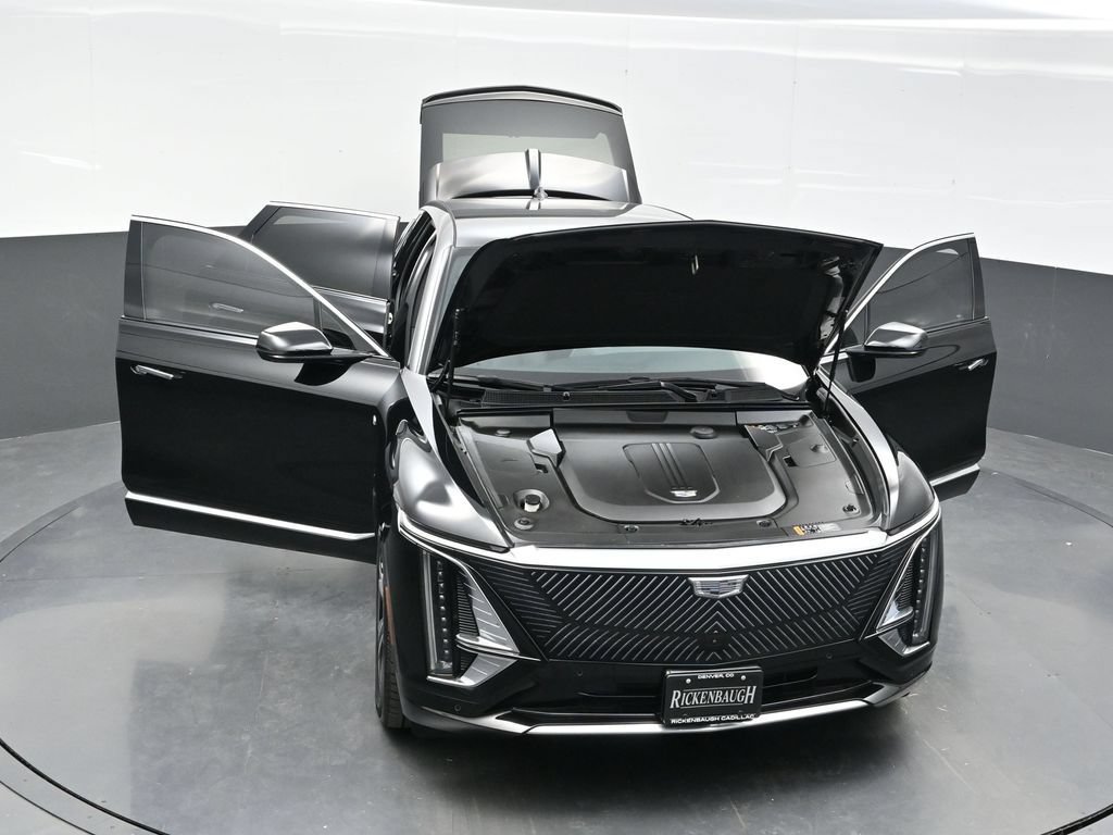 Certified 2024 Cadillac Lyriq Luxury AWD/4WD image 35