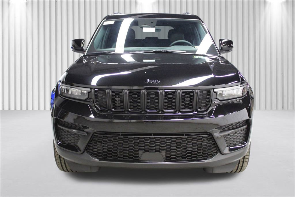New 2025 Jeep Grand Cherokee Altitude image 39