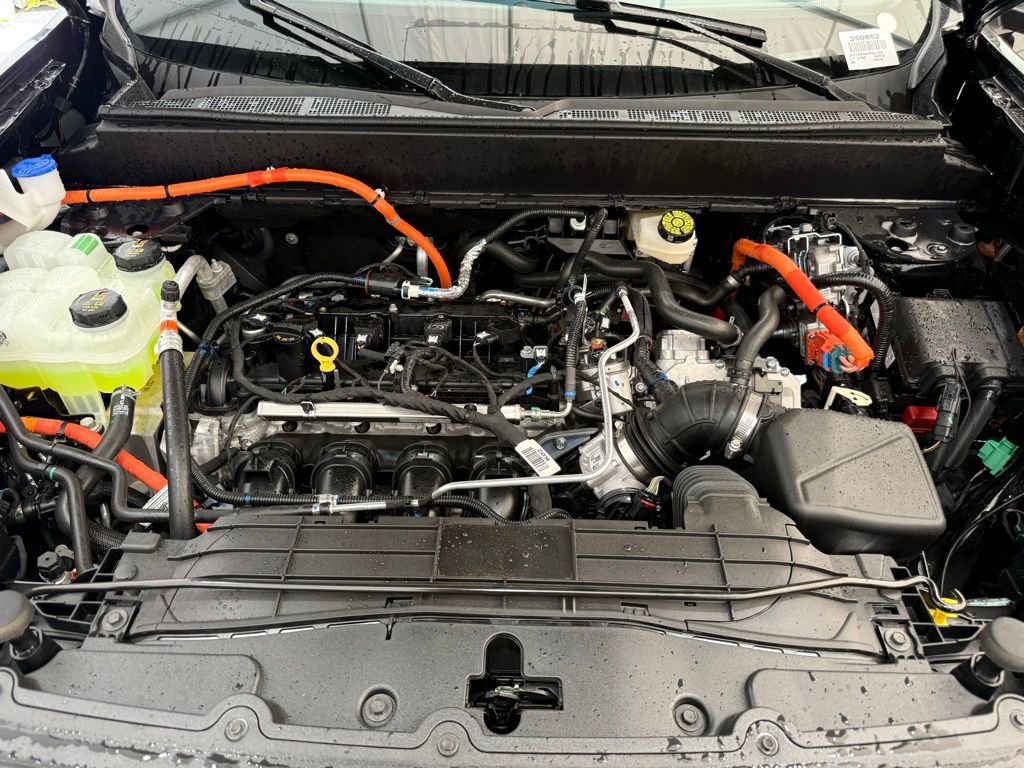 New 2025 Ford Maverick XLT FWD image 8