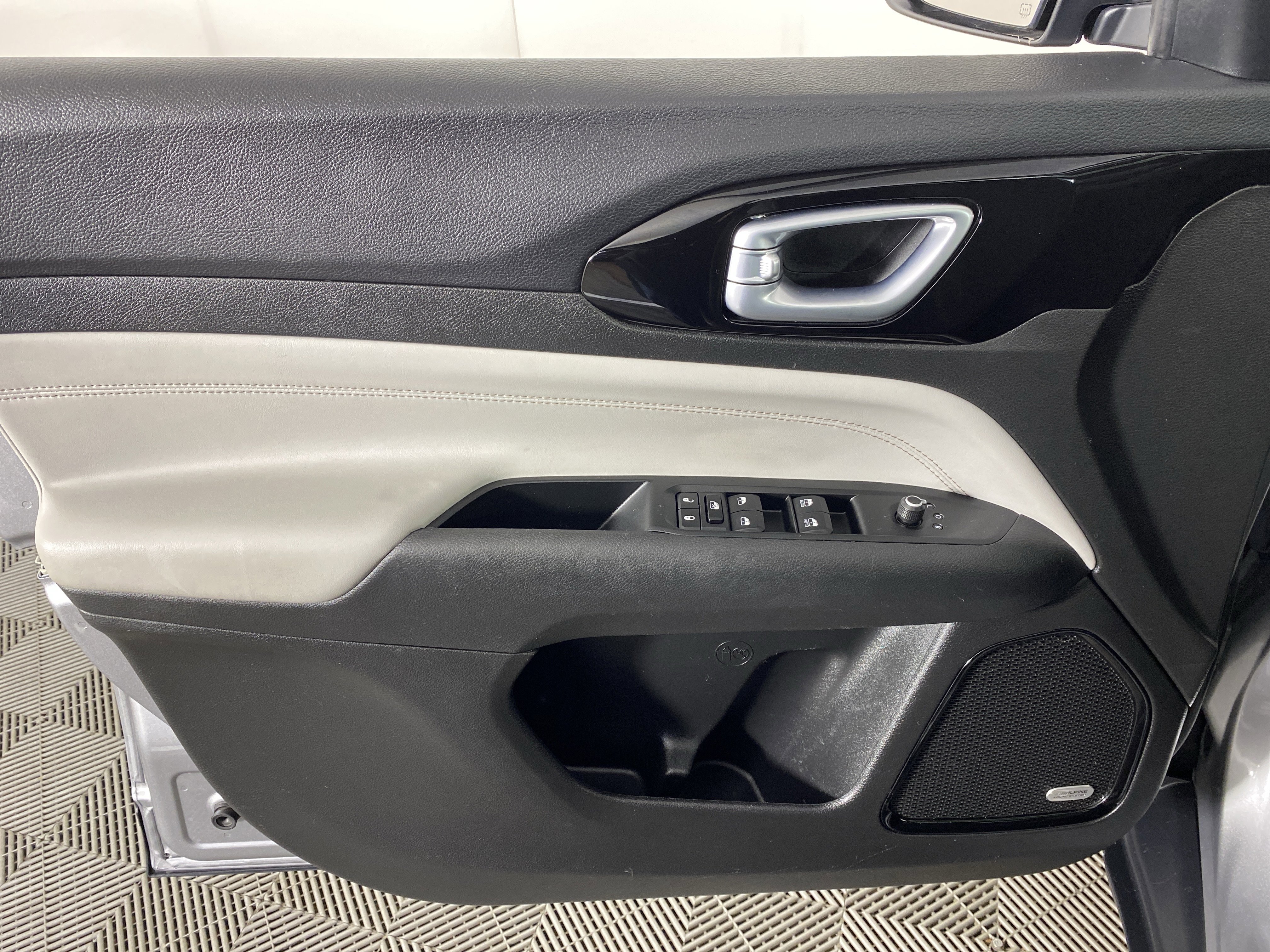 Used 2022 Jeep Compass Limited w/ Sun and Sound Group image 15