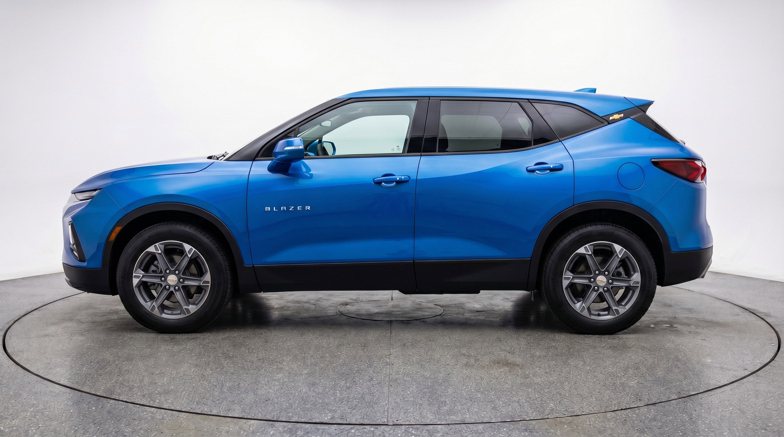 Used 2025 Chevrolet Blazer LT FWD image 5