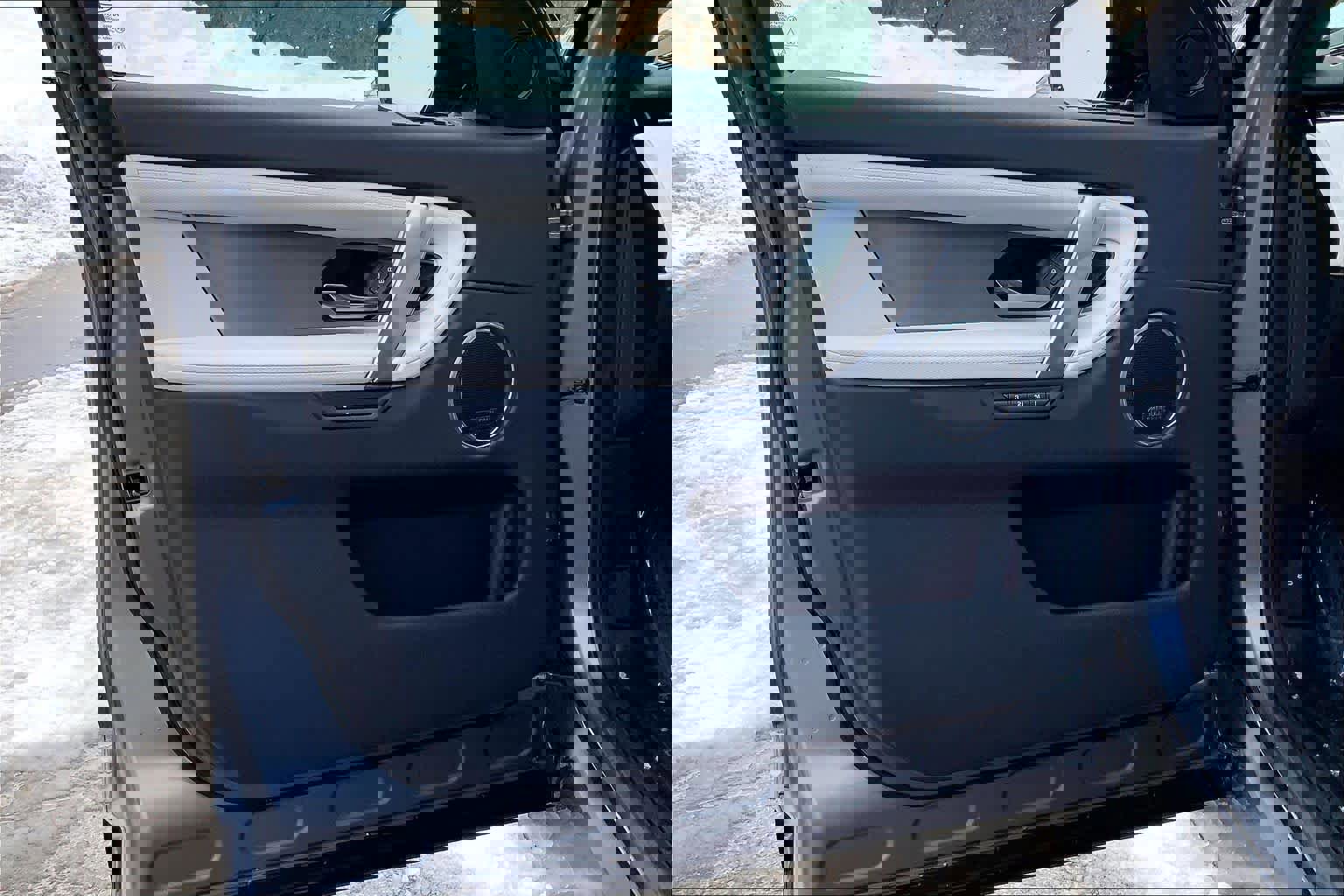 Certified 2025 Land Rover Discovery Sport Dynamic SE image 20