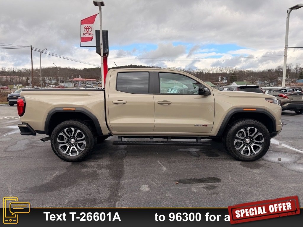 Used 2023 GMC Canyon AT4 image 3