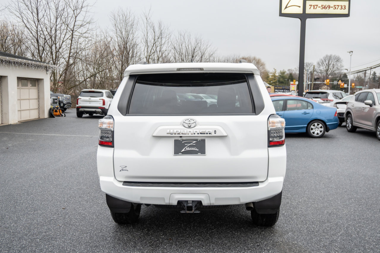 Used 2022 Toyota 4Runner SR5 Premium image 9