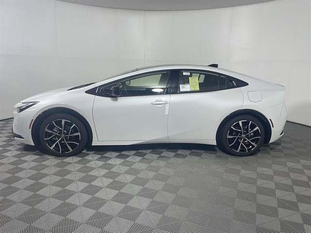 New 2026 Toyota Prius Plug-In Hybrid FWD image 4