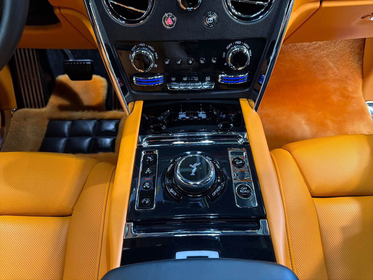 Used 2023 Rolls-Royce Cullinan AWD/4WD image 19