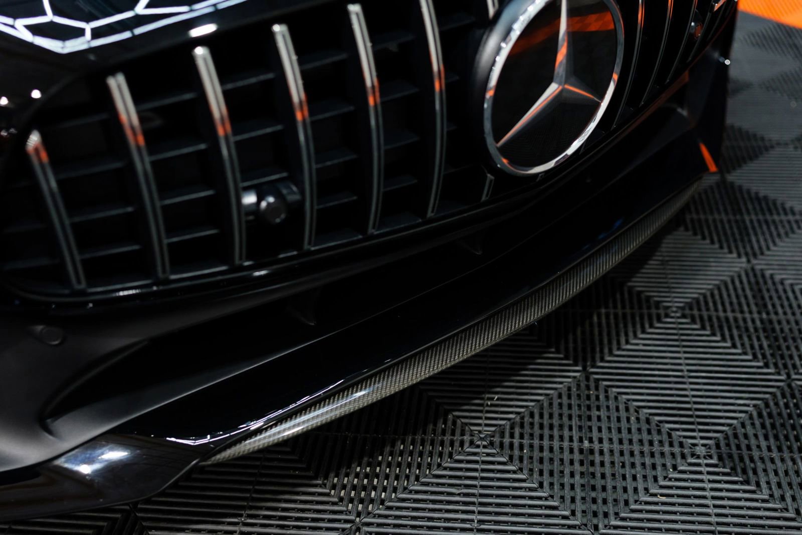 Used 2018 Mercedes-Benz AMG GT R image 8