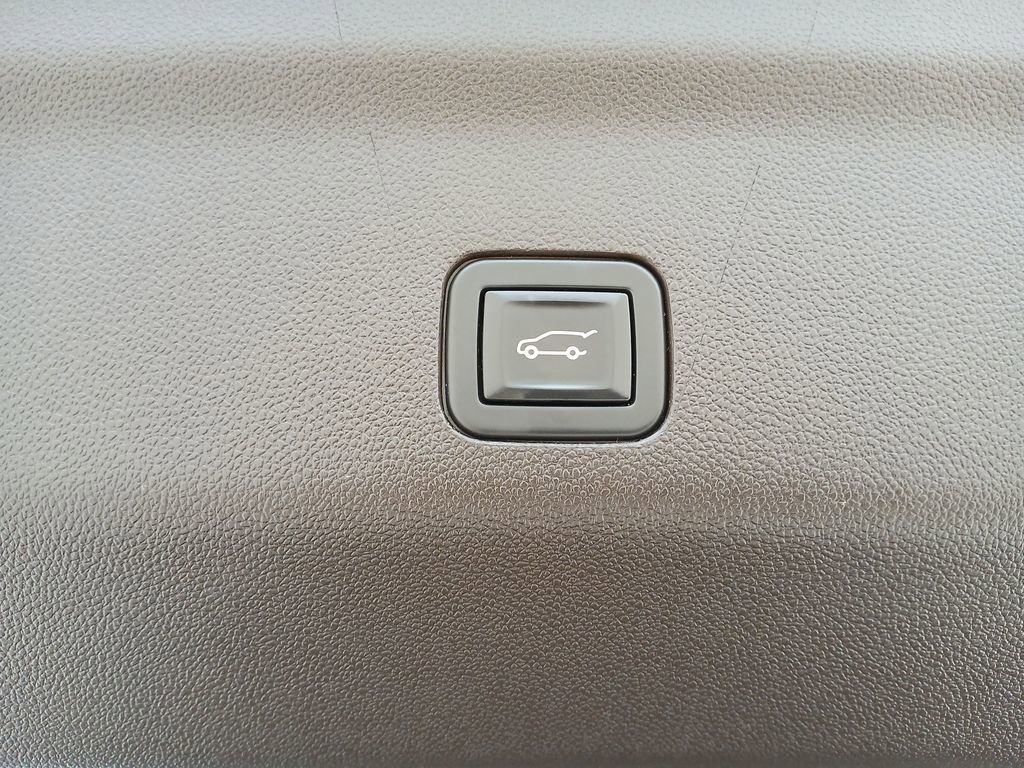 Used 2021 Chevrolet Tahoe LT image 19