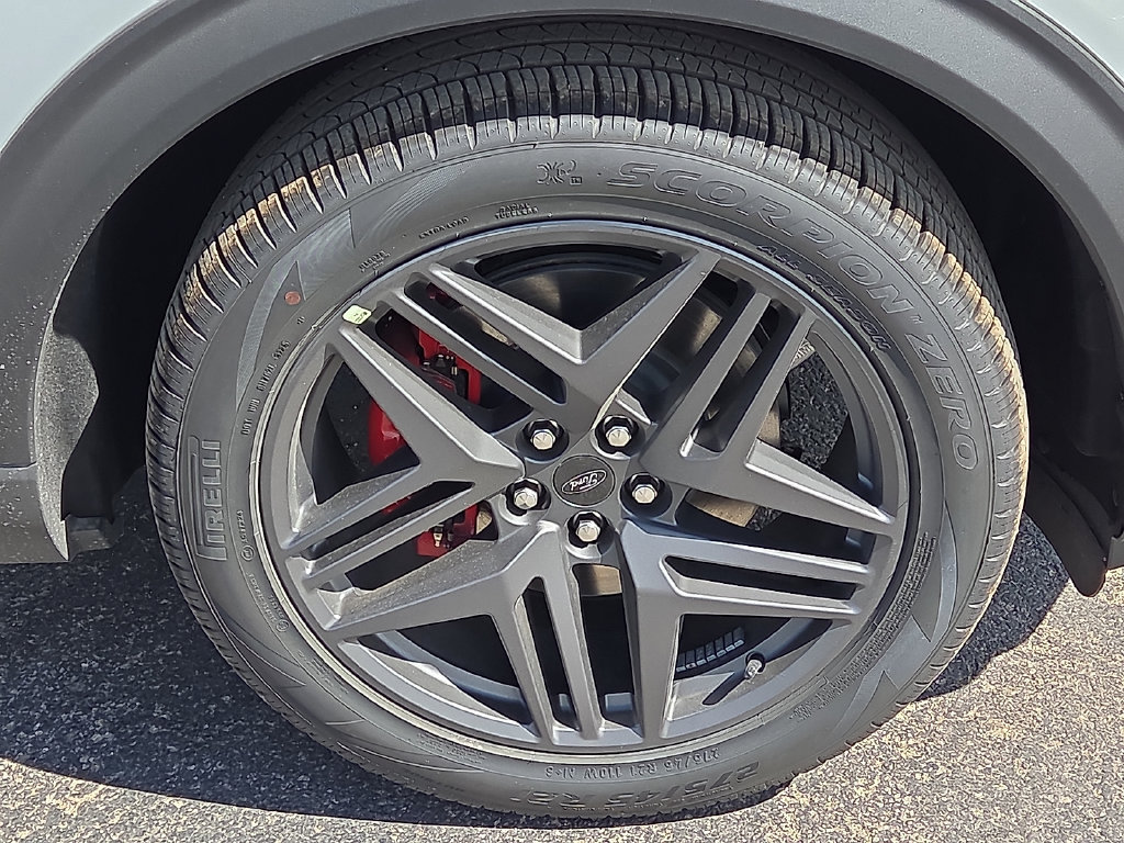 New 2027 Ford Explorer ST-Line w/ Premium Package RWD image 11