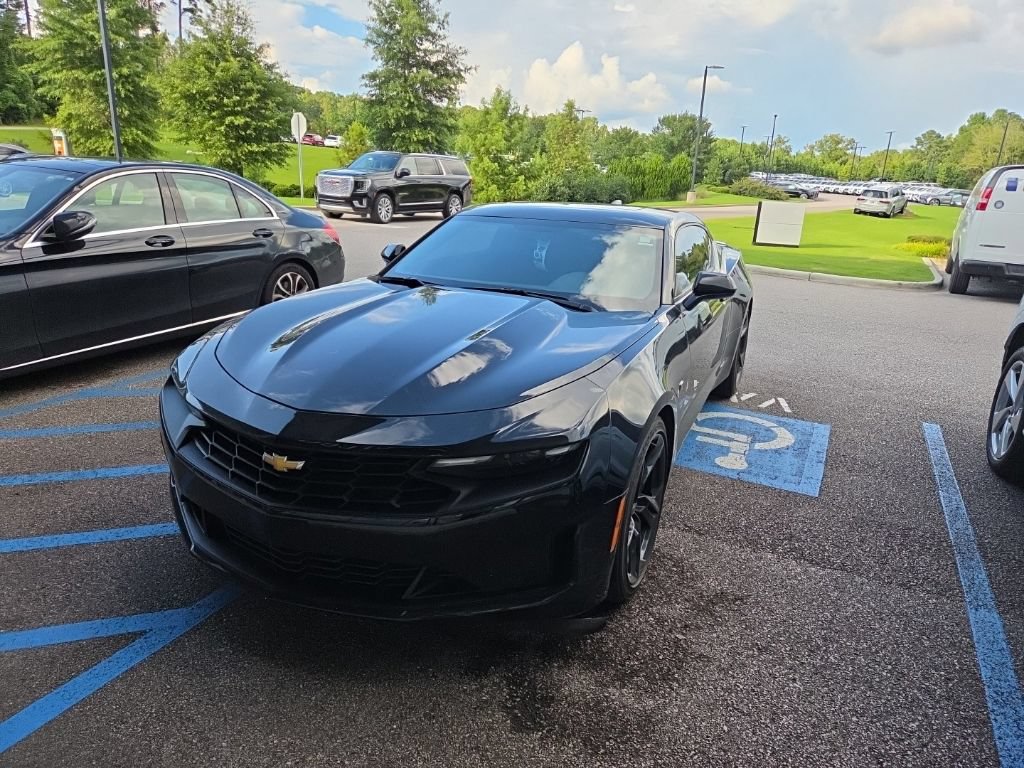 Used 2022 Chevrolet Camaro LT RWD image 2