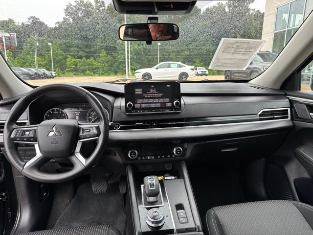 Used 2023 Mitsubishi Outlander ES AWD/4WD image 14