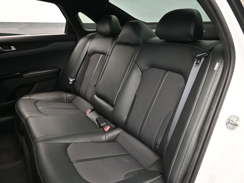 Used 2023 Kia K5 GT-Line image 32