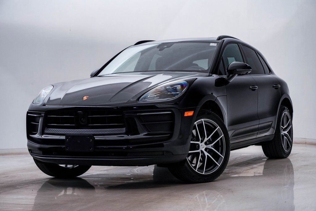 Certified 2025 Porsche Macan image 1