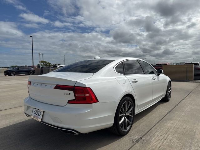 Used 2020 Volvo S90 T6 Momentum w/ Protection Package Premier image 3
