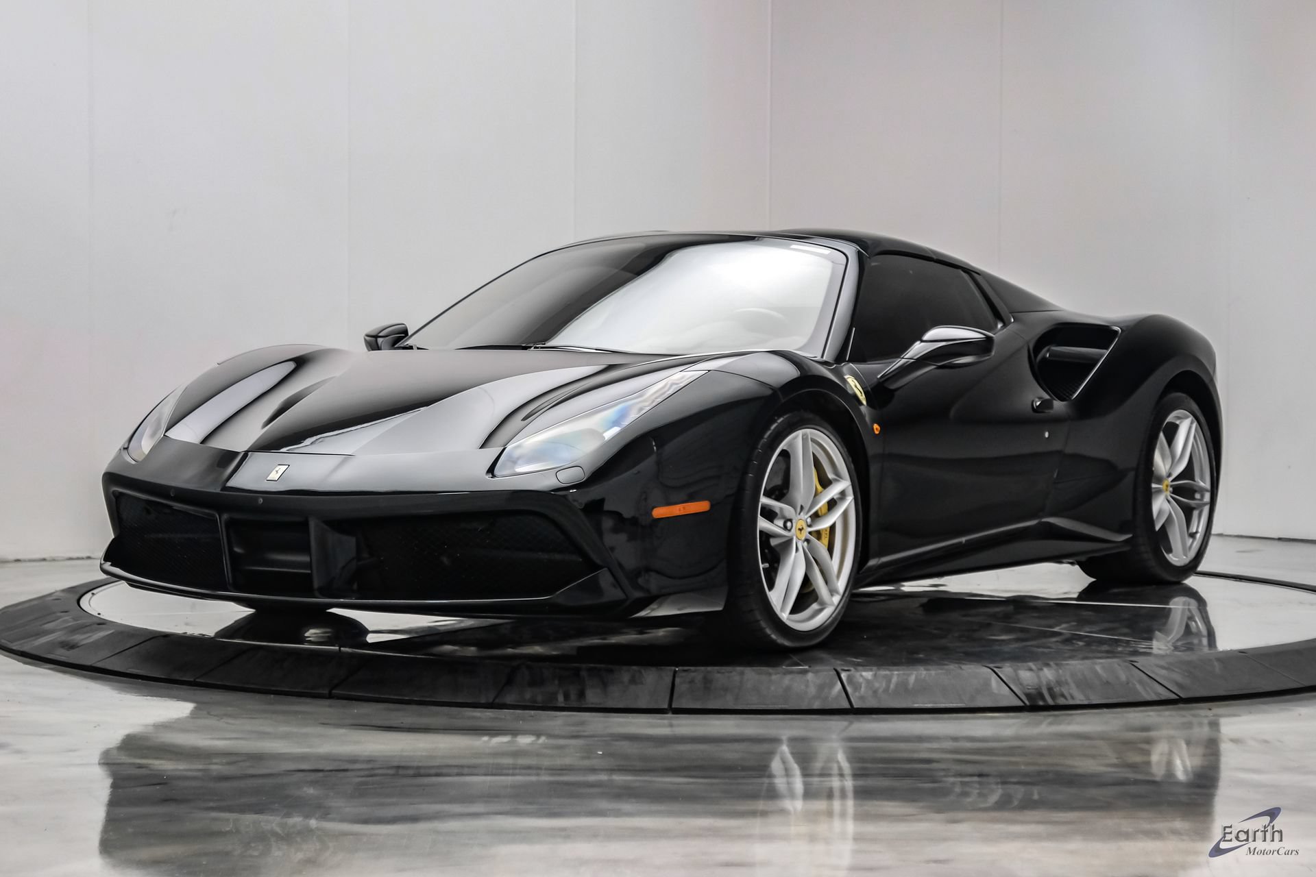 Used 2018 Ferrari 488 Spider RWD image 6