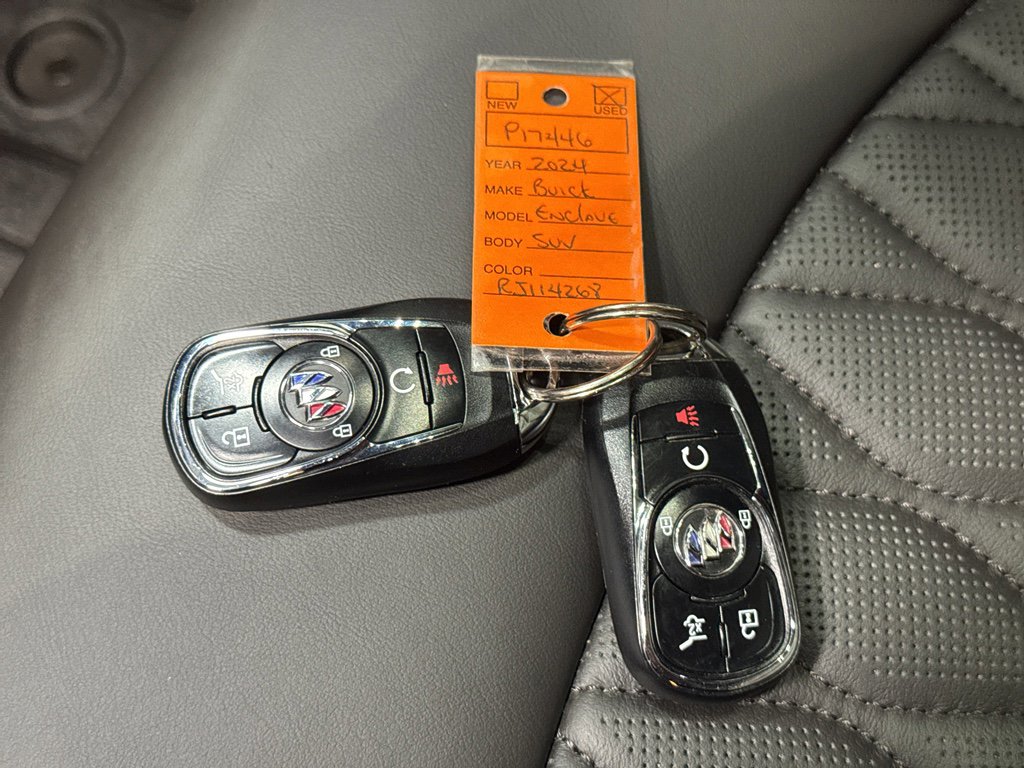 Used 2024 Buick Enclave Avenir image 47