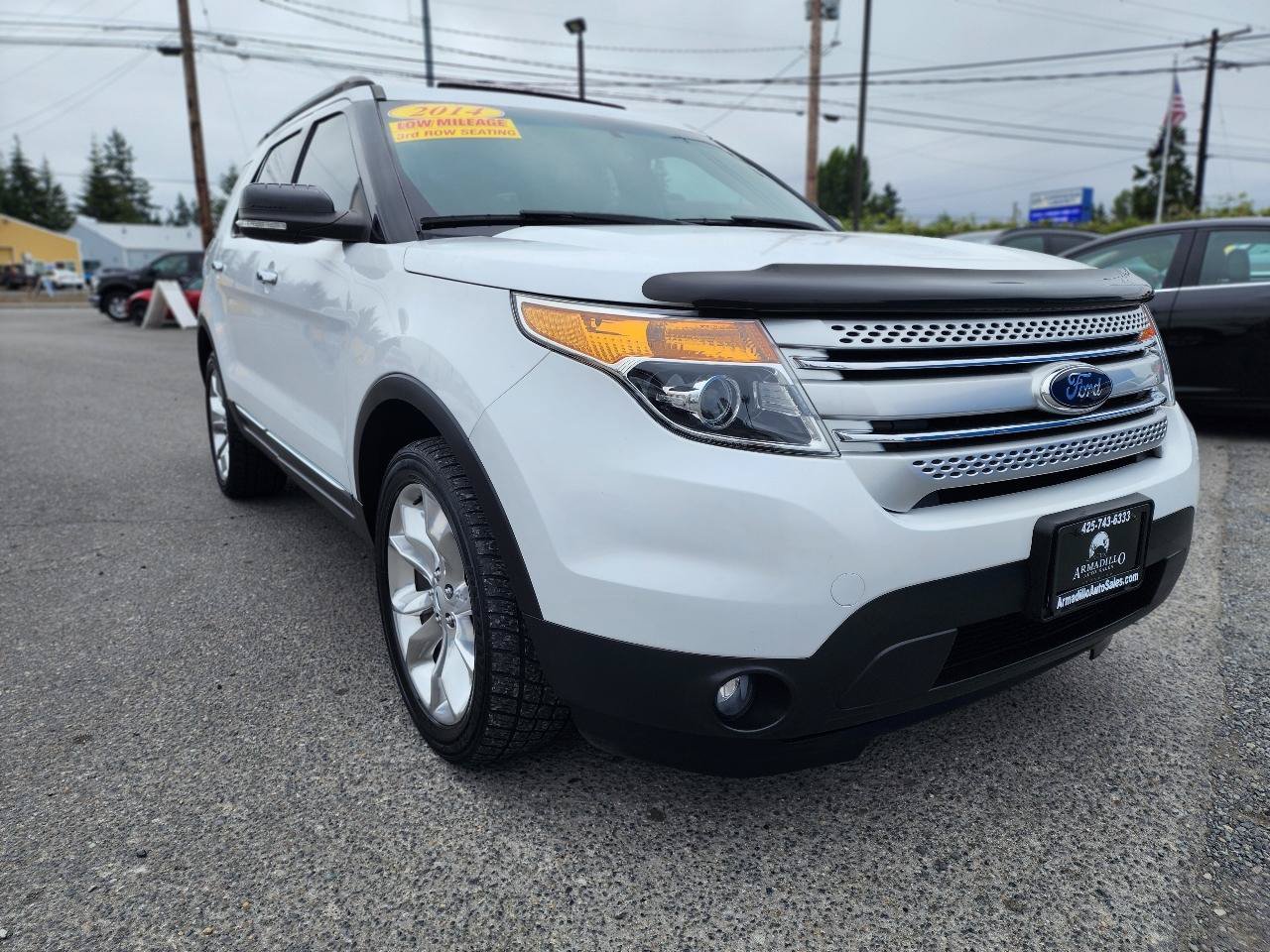 Used 2014 Ford Explorer XLT w/ Equipment Group 202A AWD/4WD image 3