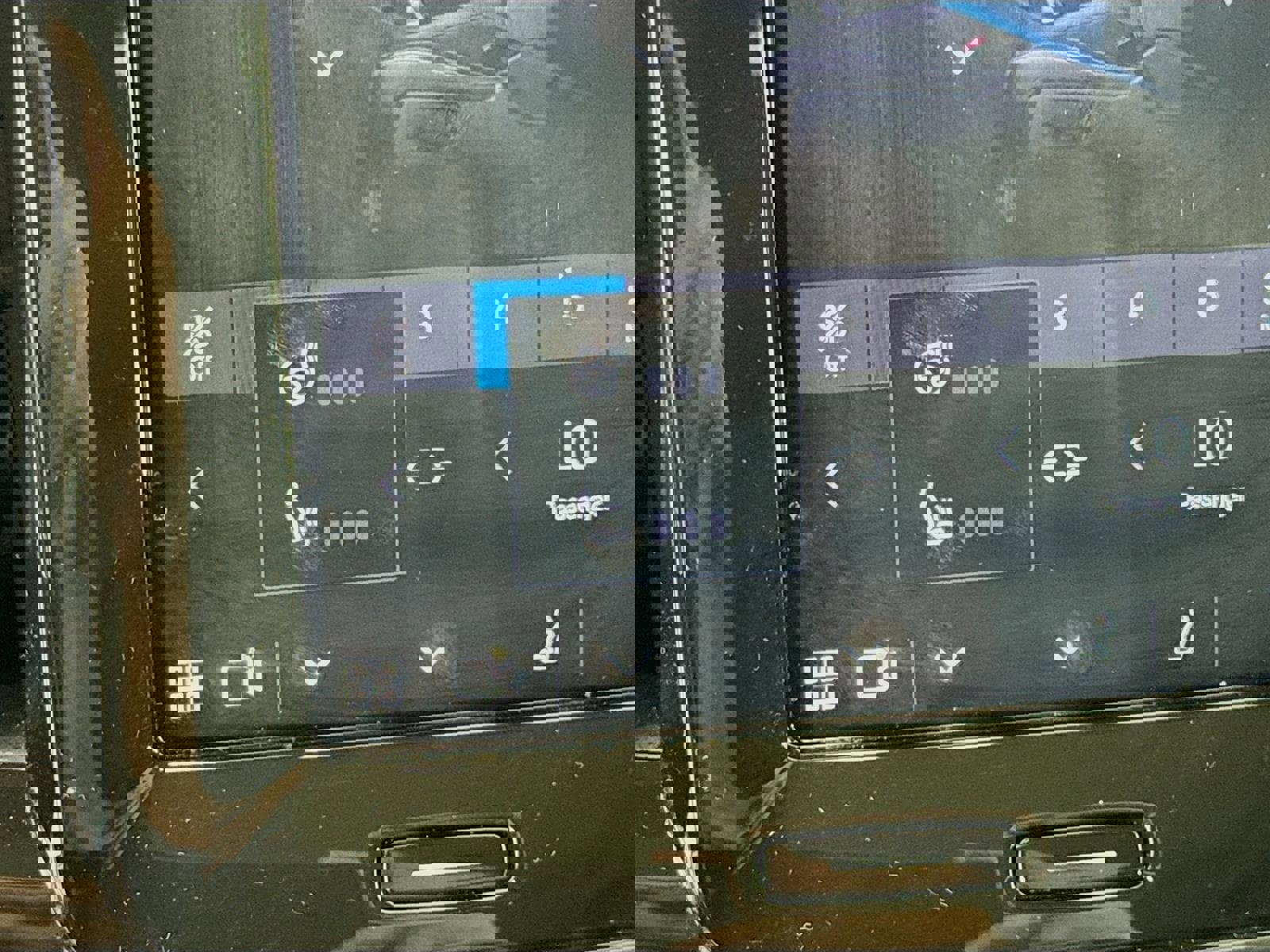 Used 2023 Volvo XC40 B4 Plus w/ Driver Assist Package image 23