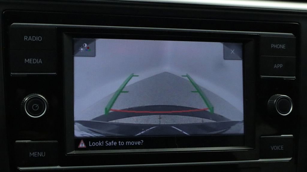 Used 2022 Volkswagen Atlas SE image 37