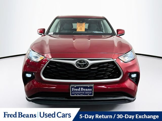 Used 2022 Toyota Highlander LE AWD/4WD image 2
