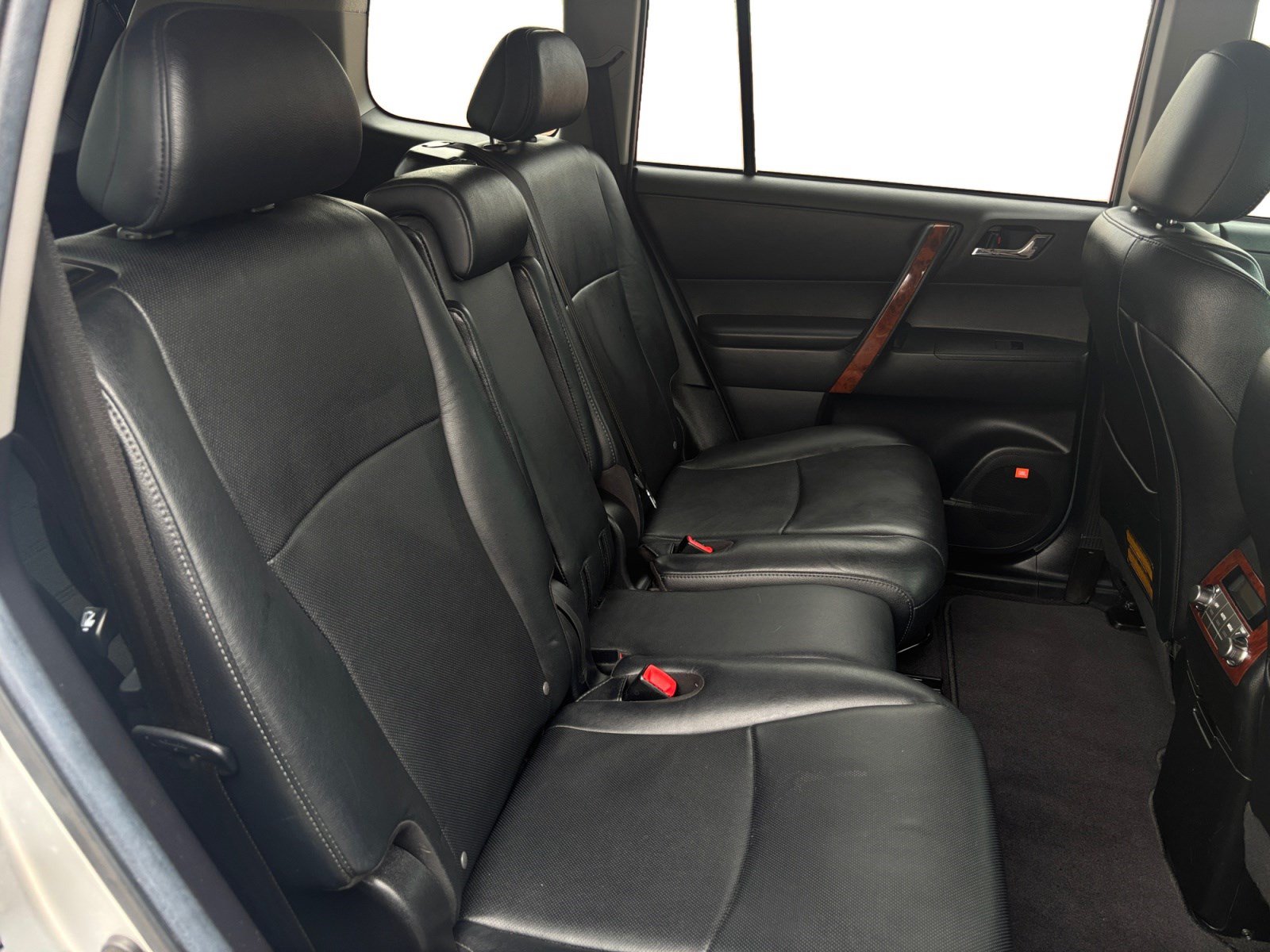 Used 2013 Toyota Highlander Limited FWD image 18