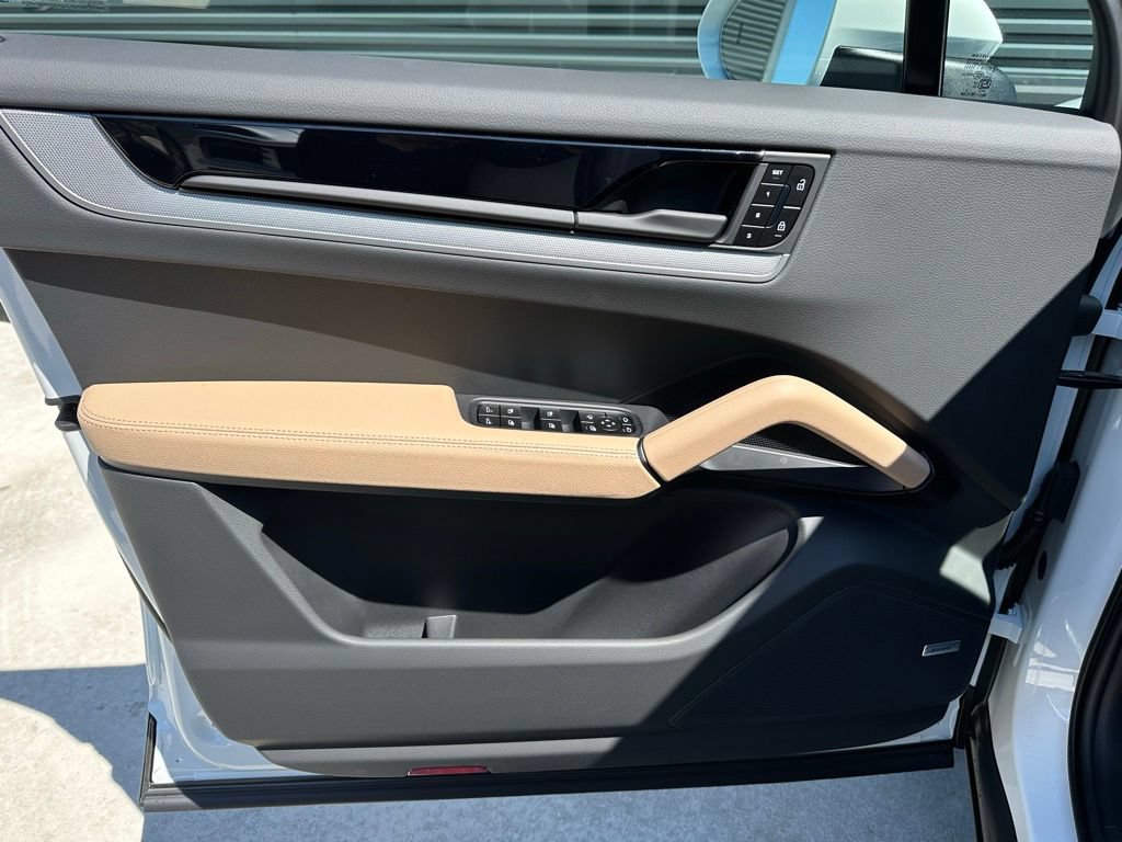 New 2026 Porsche Cayenne AWD/4WD image 19