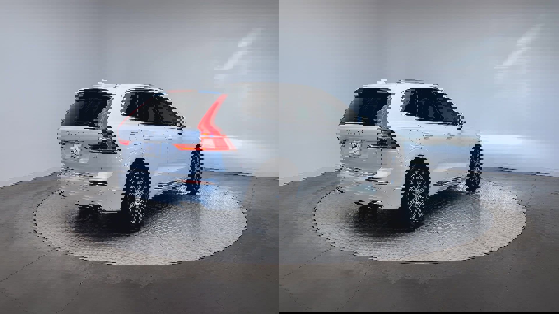 Used 2021 Volvo XC60 T8 Inscription w/ Advanced Package image 8