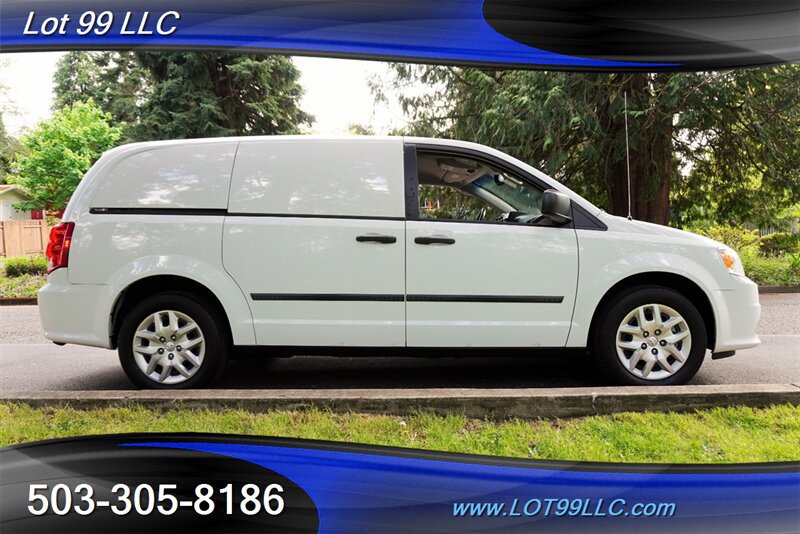 Used 2014 RAM C/V Tradesman w/ UConnect Hands-Free Group FWD image 8