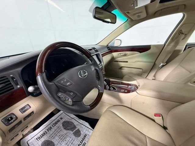Used 2008 Lexus LS 460 RWD image 4