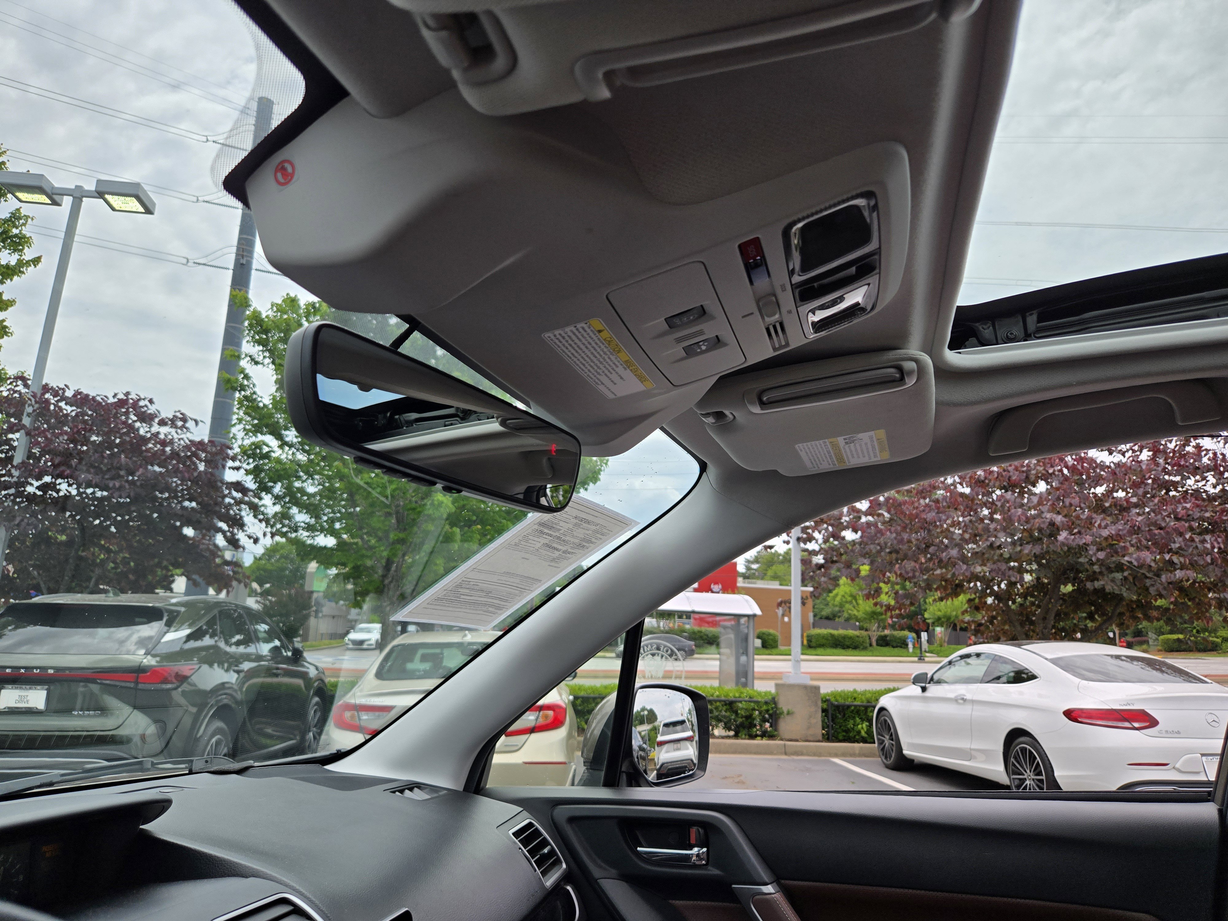 Used 2017 Subaru Forester 2.5i Touring AWD/4WD image 18