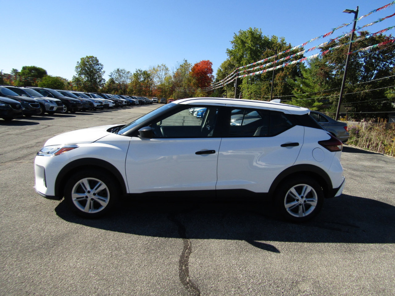 Used 2023 Nissan Kicks S image 4
